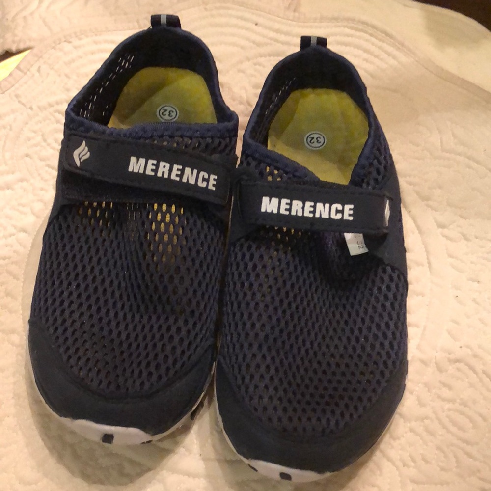 😎Merence Kids Mesh cushioned lightweight insole shoe
